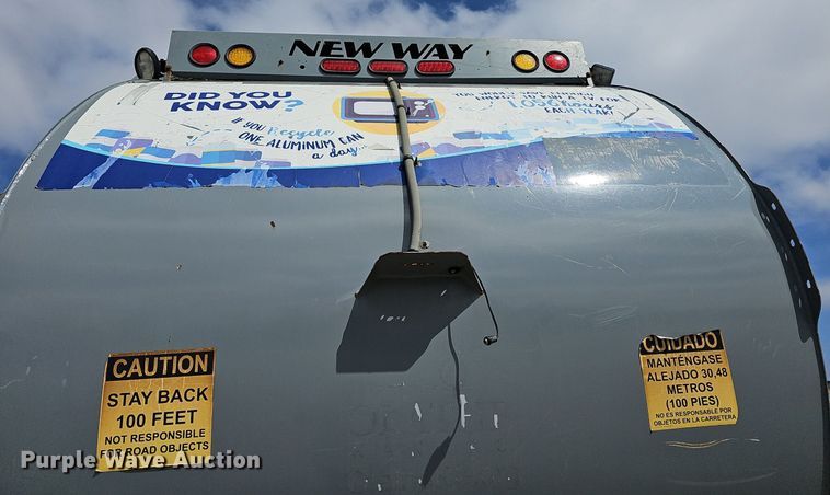 image for item DM1559 2015 Mack LEU633 refuse truck