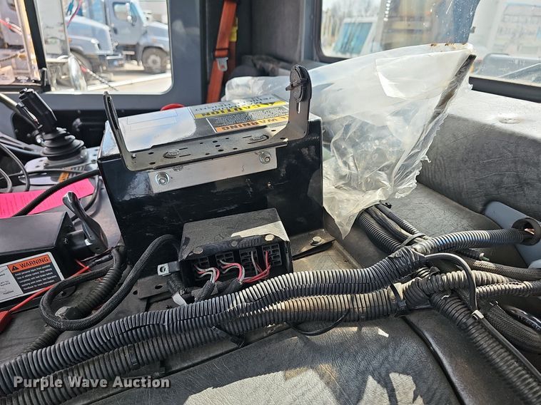 image for item DM1559 2015 Mack LEU633 refuse truck