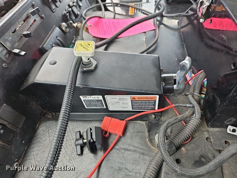 image for item DM1559 2015 Mack LEU633 refuse truck