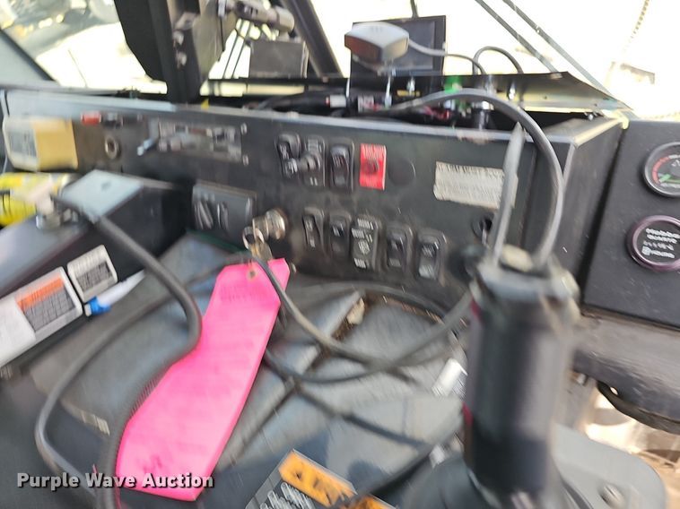 image for item DM1559 2015 Mack LEU633 refuse truck