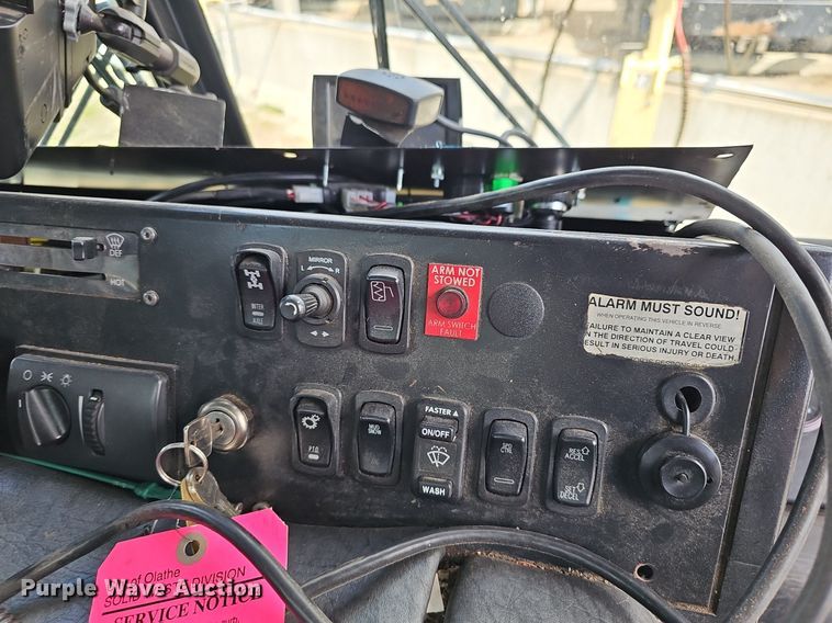 image for item DM1559 2015 Mack LEU633 refuse truck