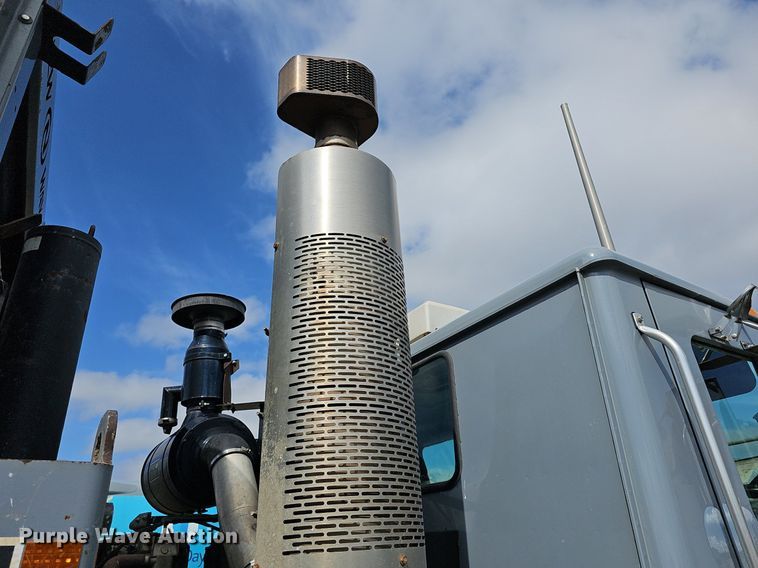 image for item DM1559 2015 Mack LEU633 refuse truck