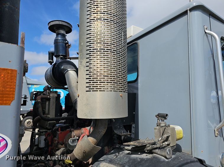 image for item DM1559 2015 Mack LEU633 refuse truck