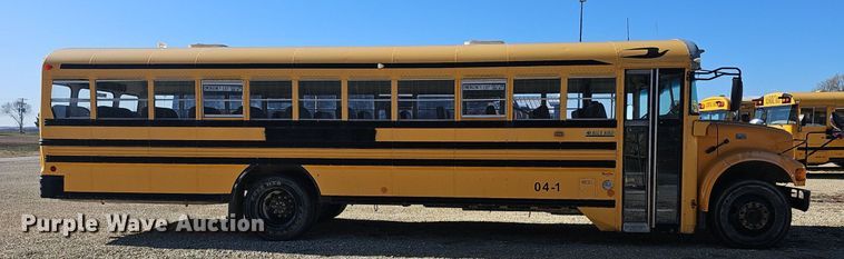 image for item DM1571 2004 International 3800 school bus
