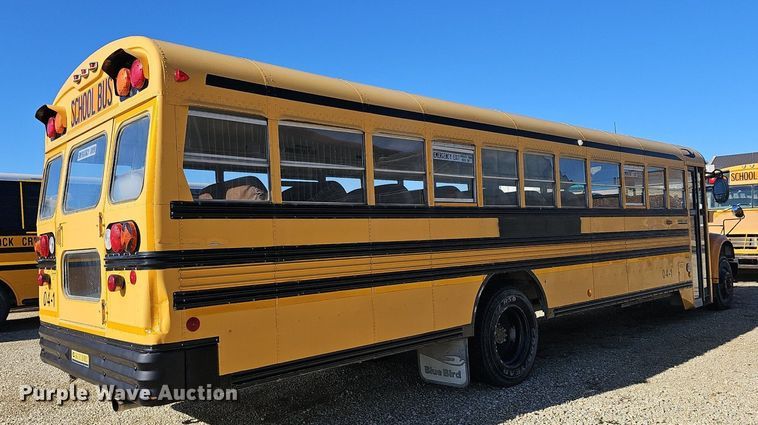 image for item DM1571 2004 International 3800 school bus