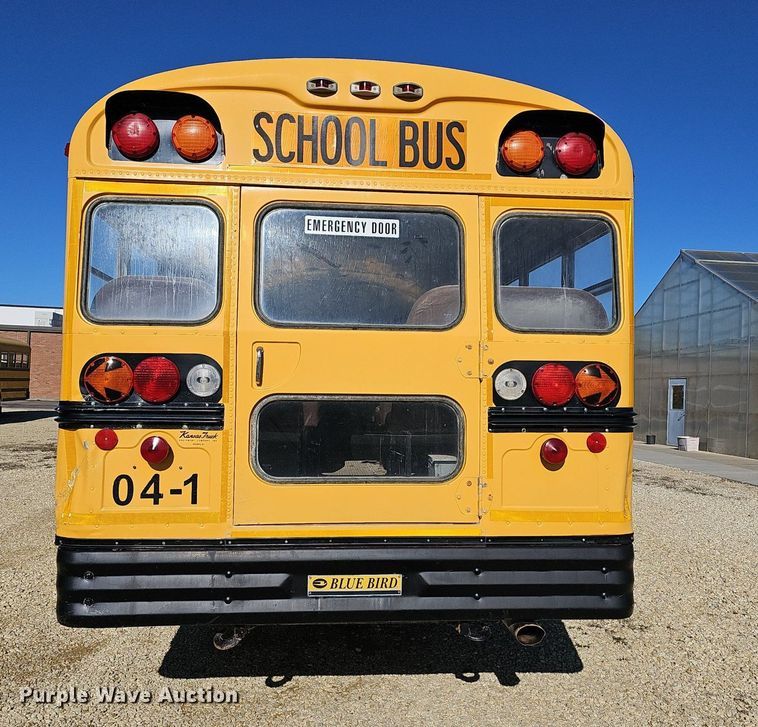 image for item DM1571 2004 International 3800 school bus