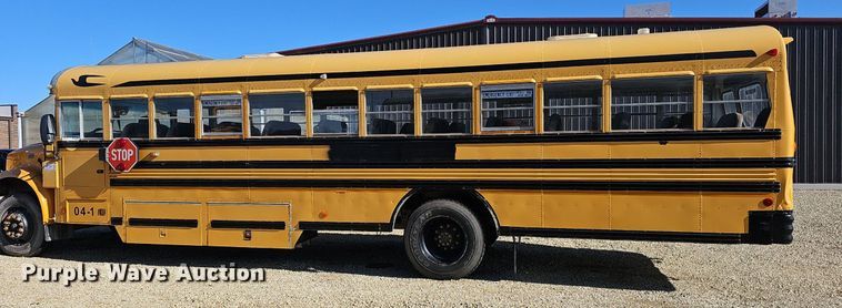 image for item DM1571 2004 International 3800 school bus