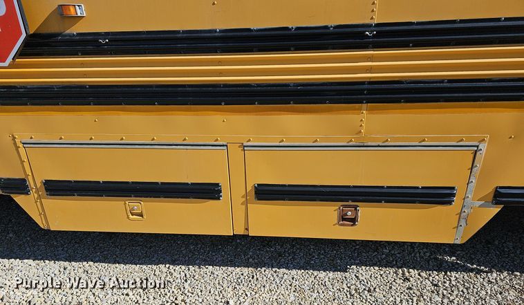 image for item DM1571 2004 International 3800 school bus
