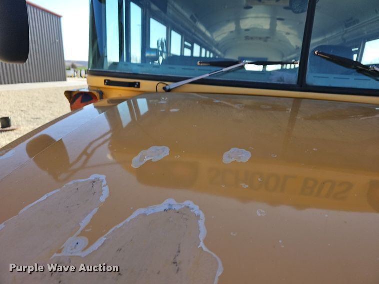 image for item DM1571 2004 International 3800 school bus