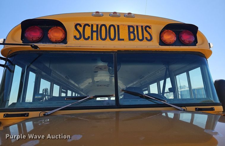 image for item DM1571 2004 International 3800 school bus