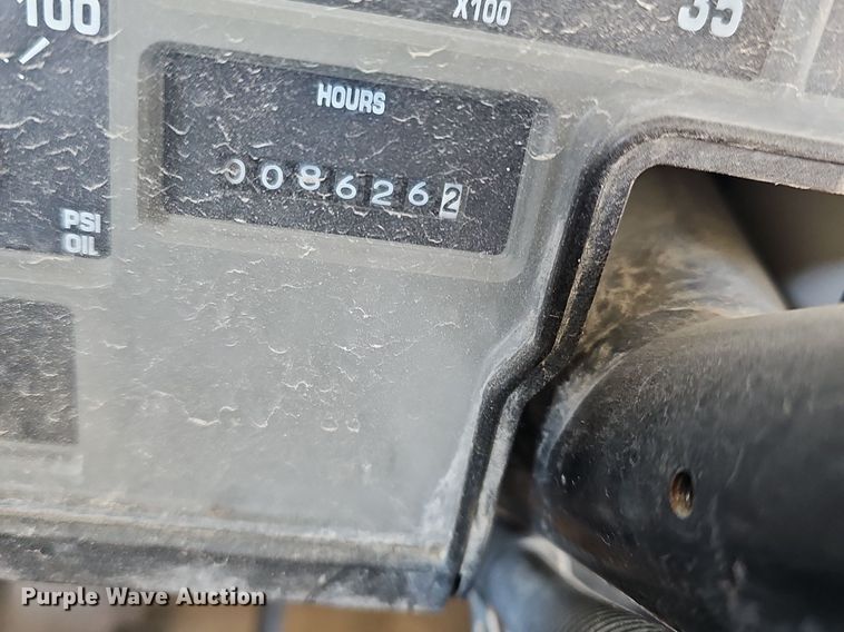 image for item DM1571 2004 International 3800 school bus