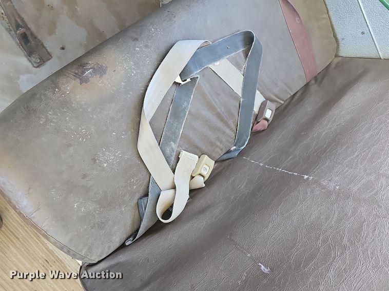 image for item DM1571 2004 International 3800 school bus