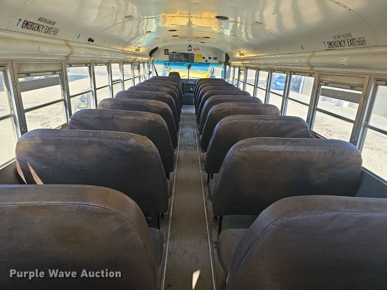 image for item DM1571 2004 International 3800 school bus