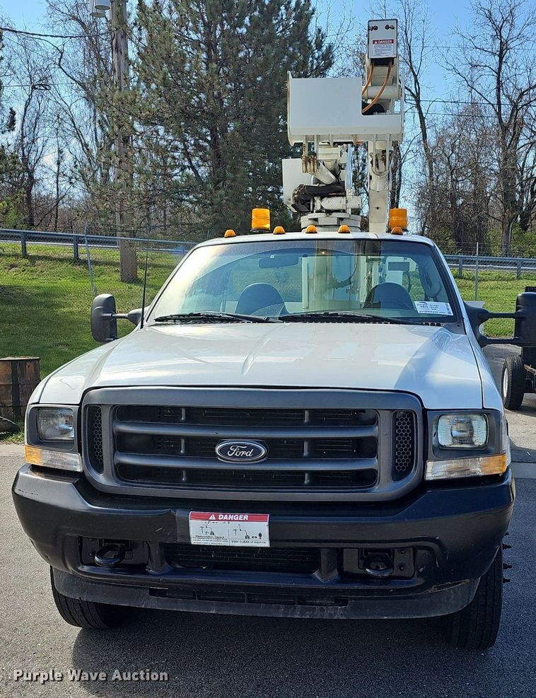 image for item DM1580 2003 Ford F450 Super Duty XL  bucket truck