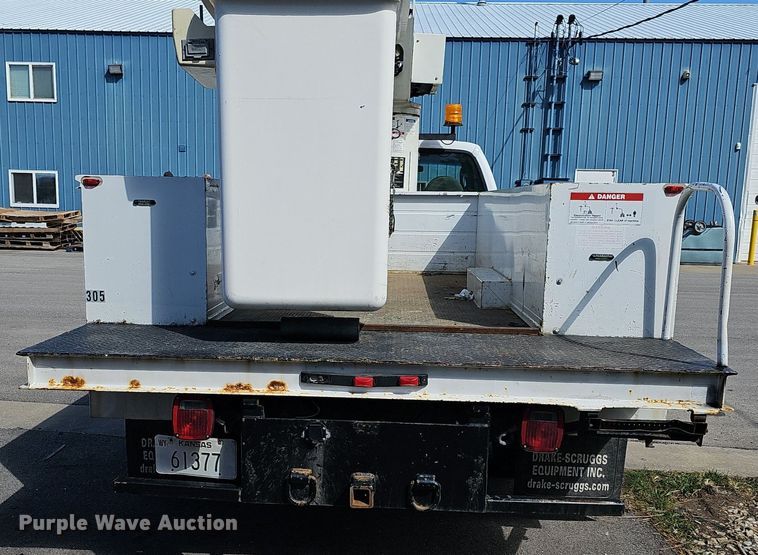image for item DM1580 2003 Ford F450 Super Duty XL  bucket truck