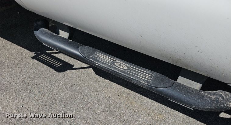 image for item DM1580 2003 Ford F450 Super Duty XL  bucket truck