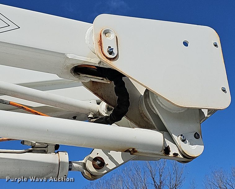 image for item DM1580 2003 Ford F450 Super Duty XL  bucket truck