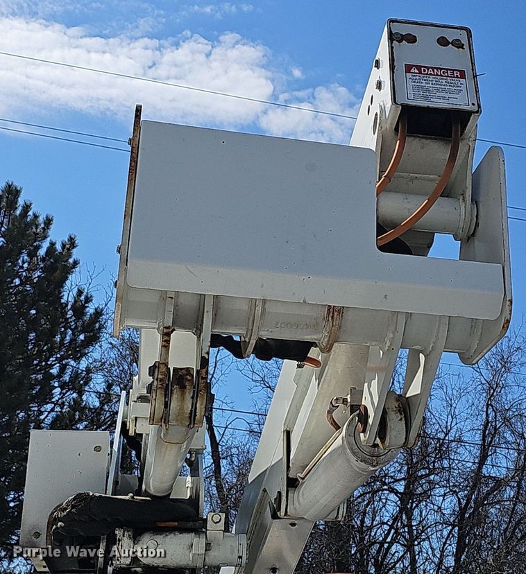 image for item DM1580 2003 Ford F450 Super Duty XL  bucket truck