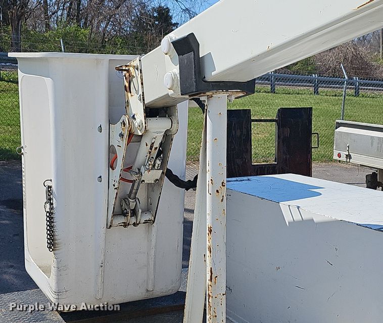 image for item DM1580 2003 Ford F450 Super Duty XL  bucket truck