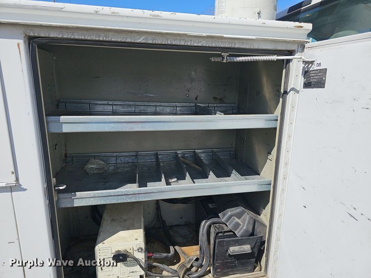 image for item DM1580 2003 Ford F450 Super Duty XL  bucket truck