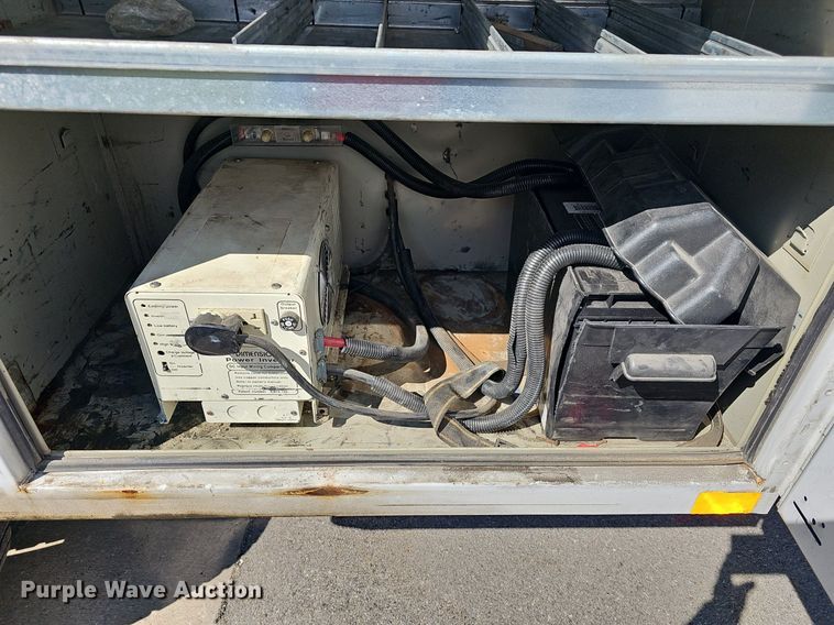 image for item DM1580 2003 Ford F450 Super Duty XL  bucket truck