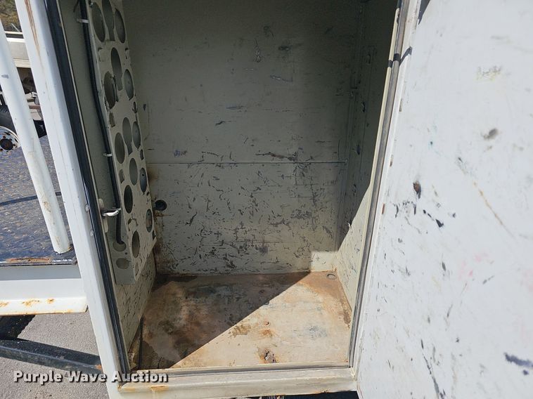 image for item DM1580 2003 Ford F450 Super Duty XL  bucket truck