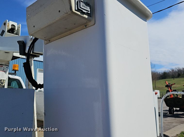 image for item DM1580 2003 Ford F450 Super Duty XL  bucket truck