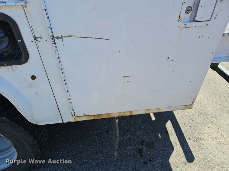 image for item DM1580 2003 Ford F450 Super Duty XL  bucket truck