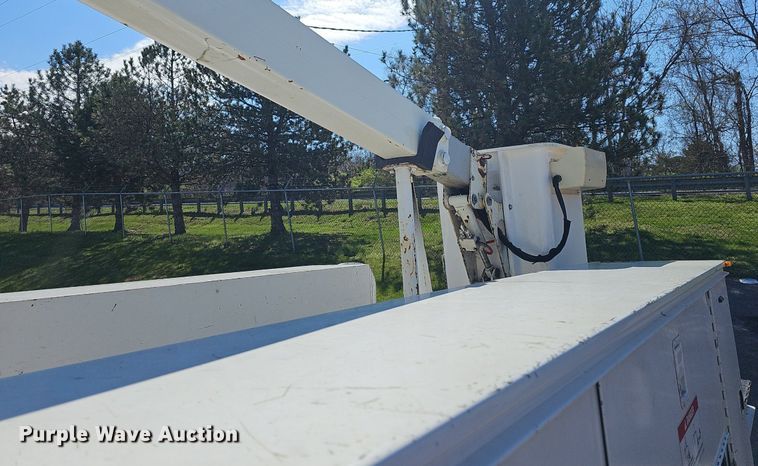 image for item DM1580 2003 Ford F450 Super Duty XL  bucket truck