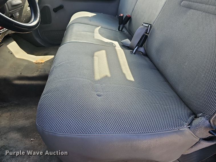 image for item DM1580 2003 Ford F450 Super Duty XL  bucket truck