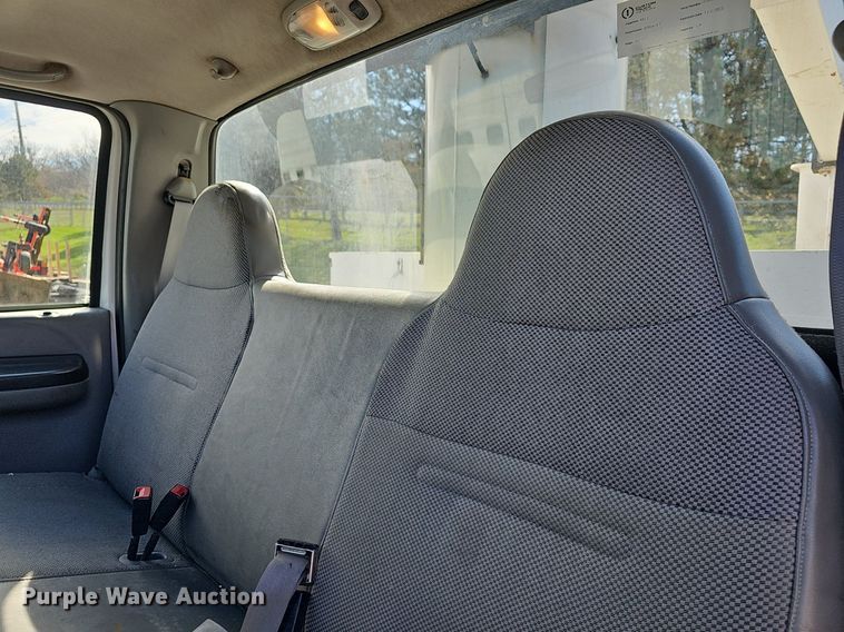 image for item DM1580 2003 Ford F450 Super Duty XL  bucket truck