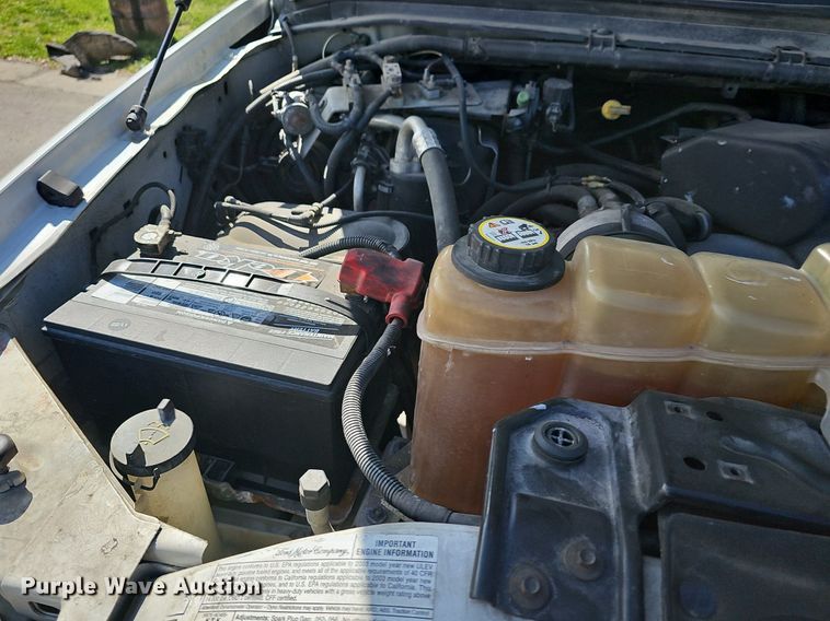 image for item DM1580 2003 Ford F450 Super Duty XL  bucket truck