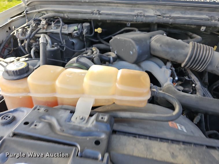 image for item DM1580 2003 Ford F450 Super Duty XL  bucket truck