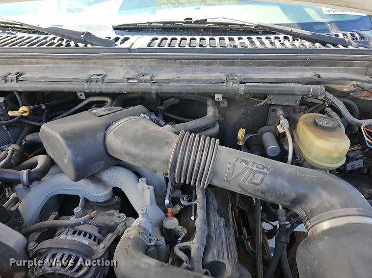 image for item DM1580 2003 Ford F450 Super Duty XL  bucket truck