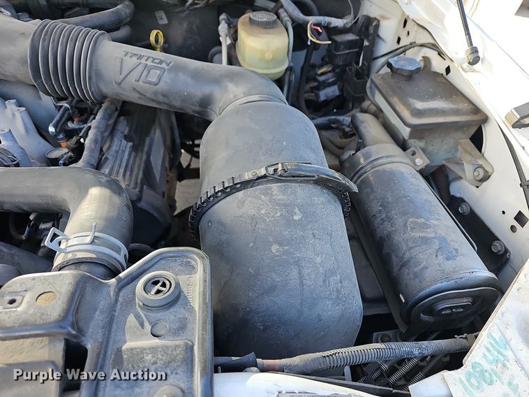 image for item DM1580 2003 Ford F450 Super Duty XL  bucket truck