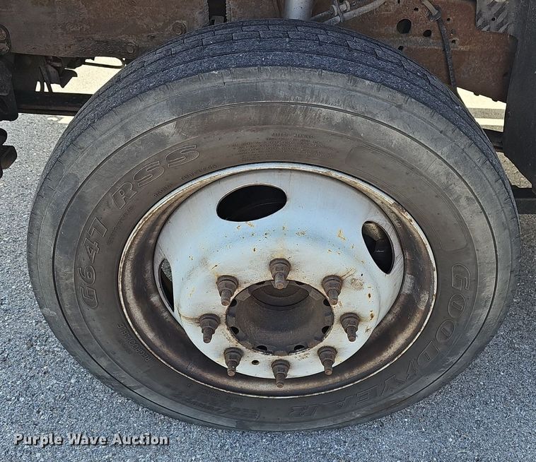 image for item DM1580 2003 Ford F450 Super Duty XL  bucket truck