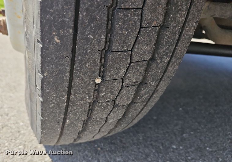 image for item DM1580 2003 Ford F450 Super Duty XL  bucket truck