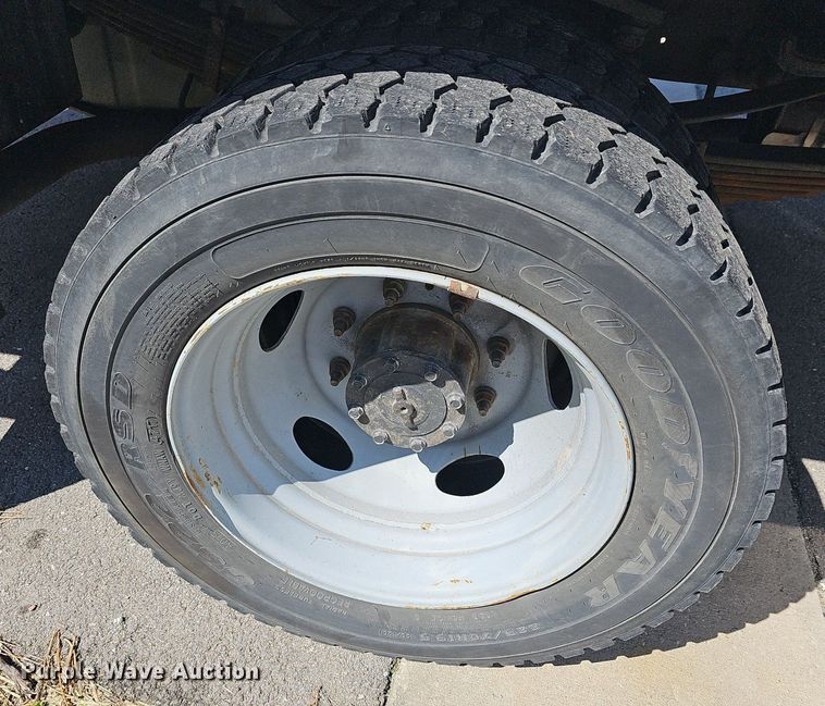 image for item DM1580 2003 Ford F450 Super Duty XL  bucket truck