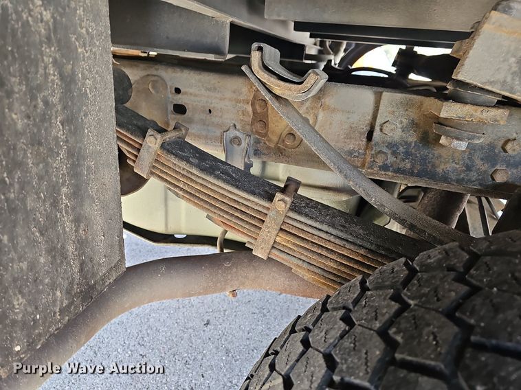 image for item DM1580 2003 Ford F450 Super Duty XL  bucket truck