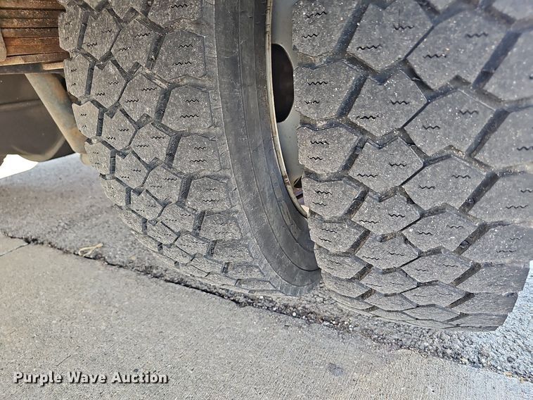 image for item DM1580 2003 Ford F450 Super Duty XL  bucket truck