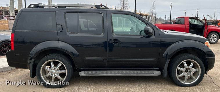 image for item DN0713 2005 Nissan  Pathfinder SUV