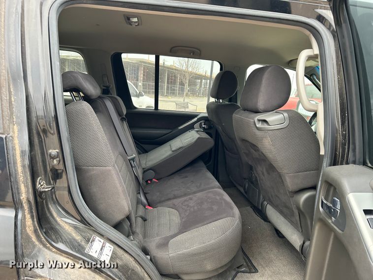 image for item DN0713 2005 Nissan  Pathfinder SUV