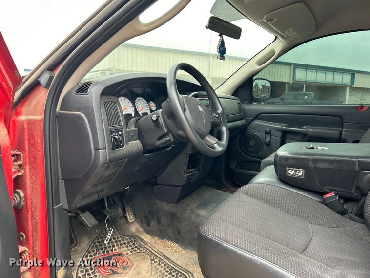 image for item DN0714 2004 Dodge Ram 1500 pickup truck