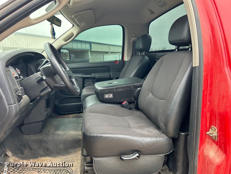 image for item DN0714 2004 Dodge Ram 1500 pickup truck