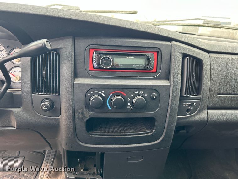 image for item DN0714 2004 Dodge Ram 1500 pickup truck