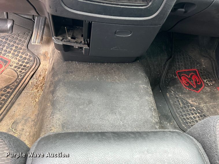 image for item DN0714 2004 Dodge Ram 1500 pickup truck