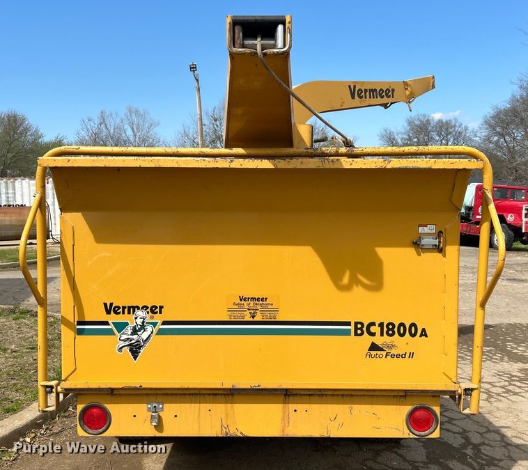 image for item DN0730 2004 Vermeer BC1800A wood chipper