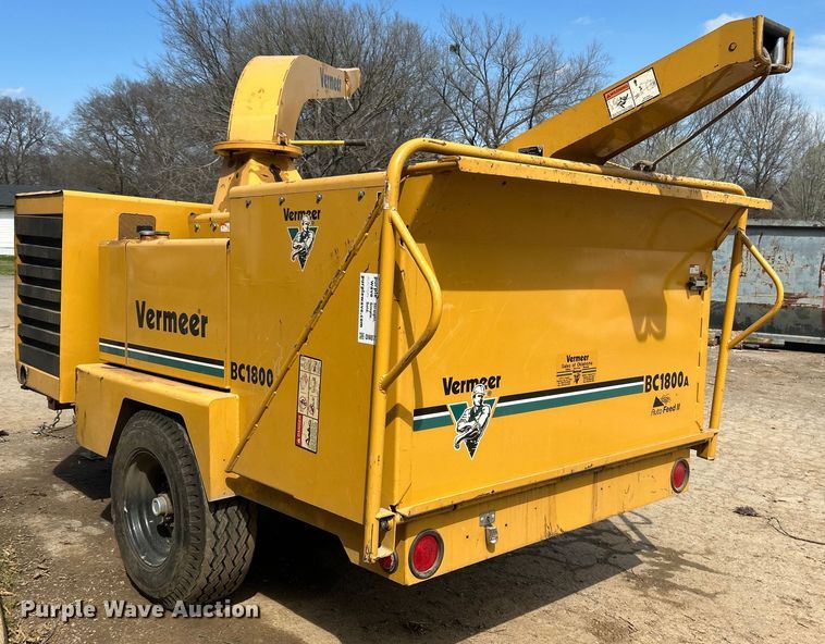image for item DN0730 2004 Vermeer BC1800A wood chipper