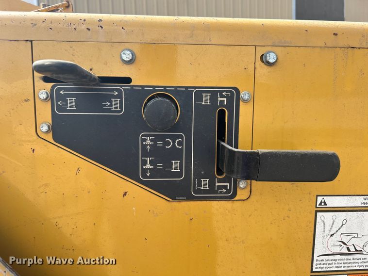 image for item DN0730 2004 Vermeer BC1800A wood chipper