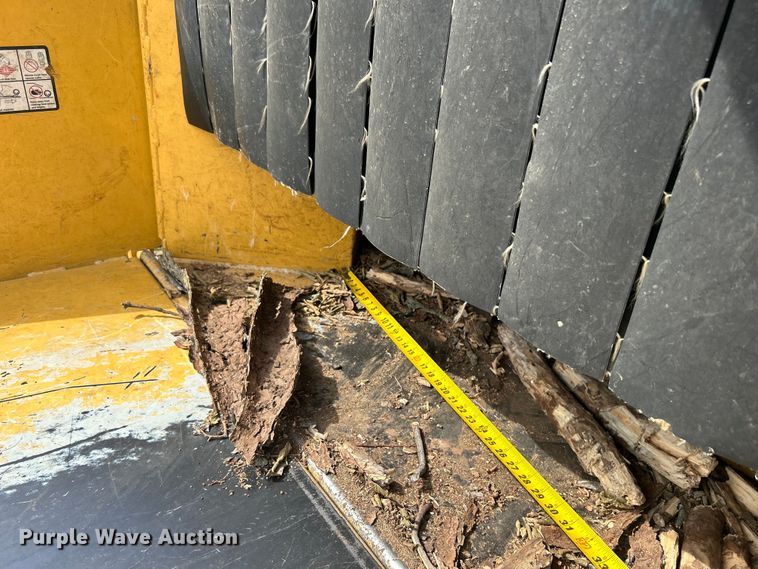 image for item DN0730 2004 Vermeer BC1800A wood chipper